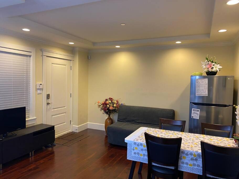 Spacious Modern New Suite Vancouver Dış mekan fotoğraf